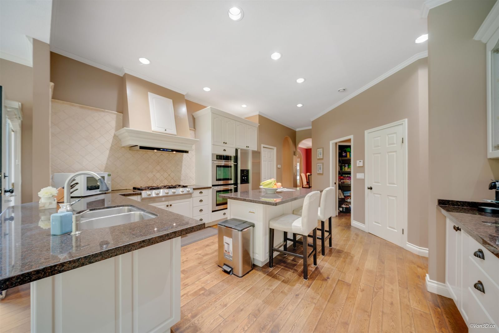Listing Image 9