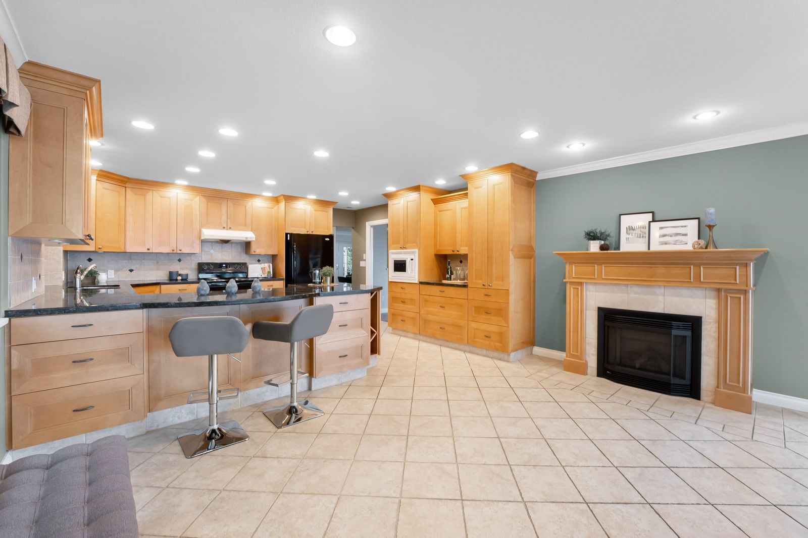 Listing Image 12