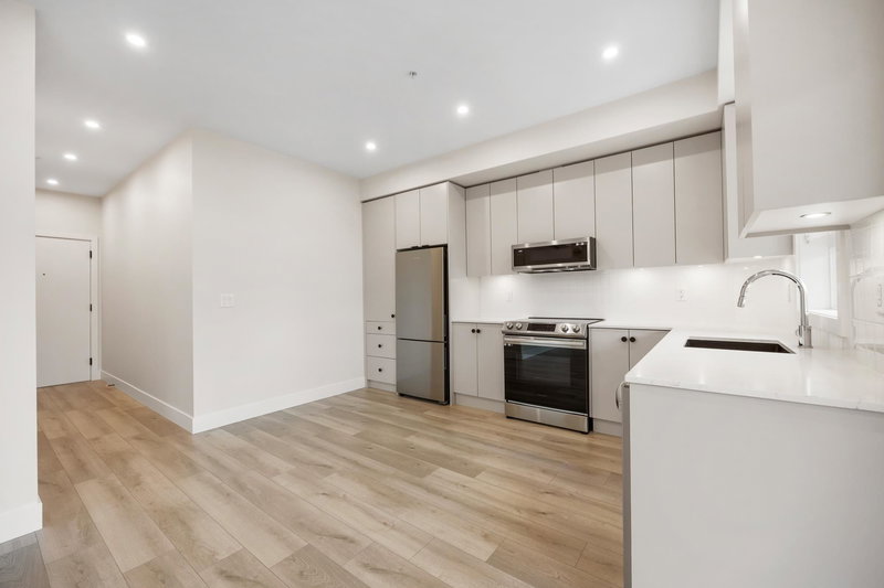 403 - 45497 Campus Drive, Chilliwack, V2R 6L8 | Image 3