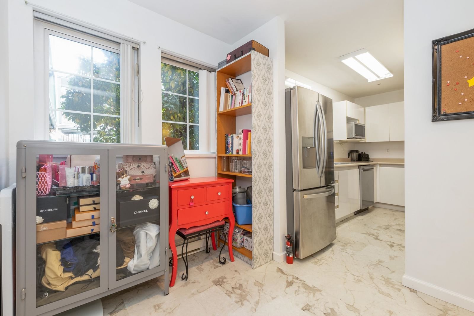 Listing Image 8