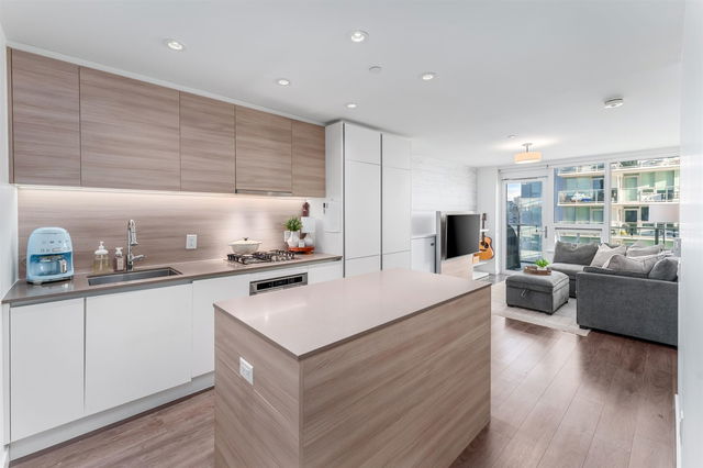 2605 - 988 Quayside Drive