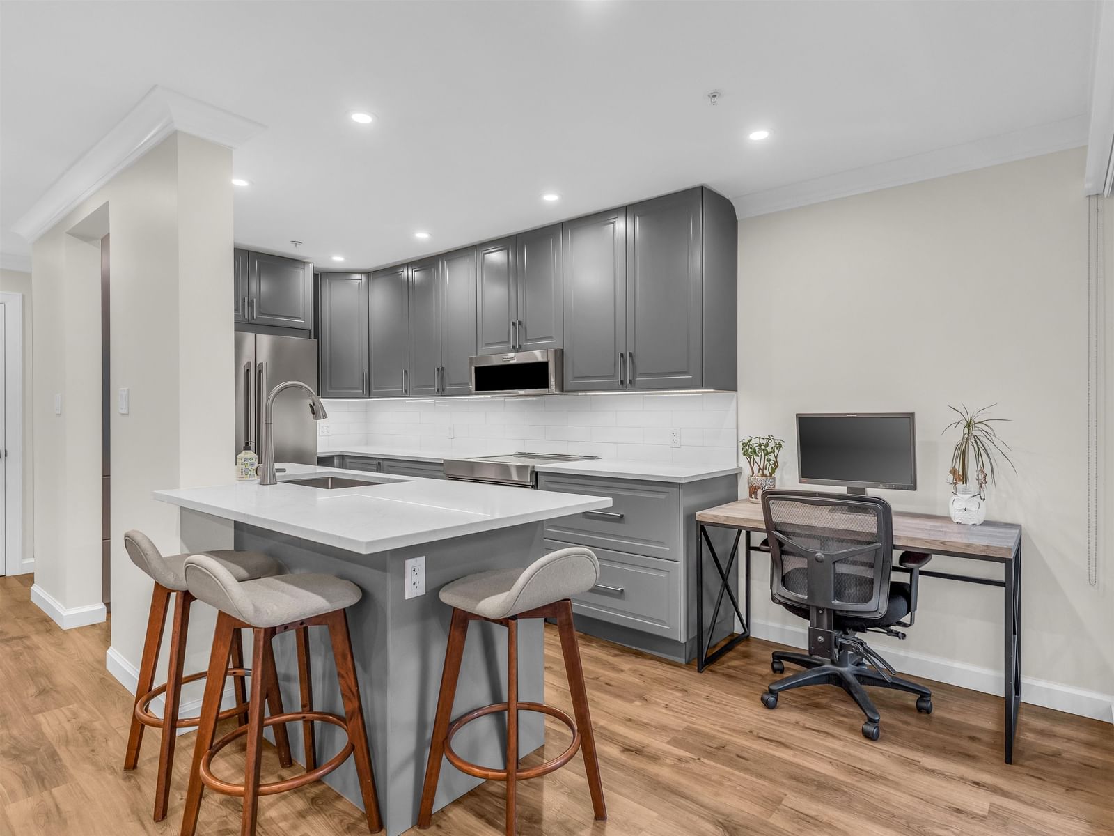 Listing Image 8