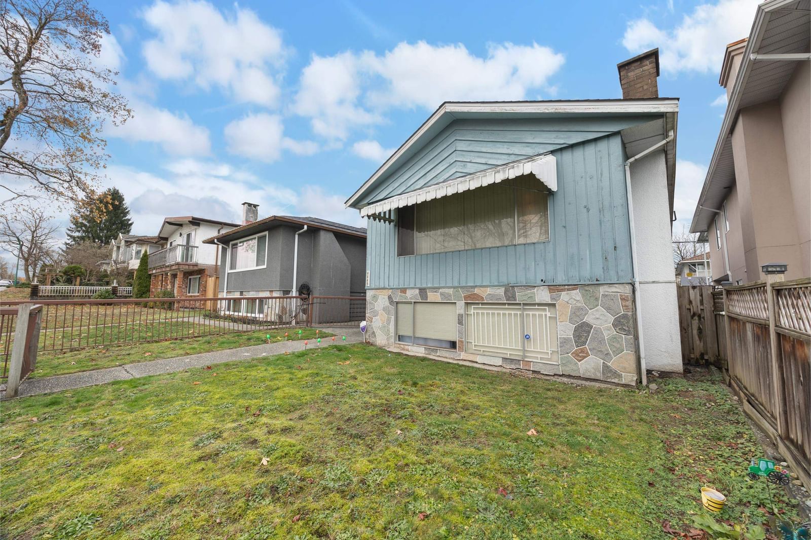 Listing Image 8