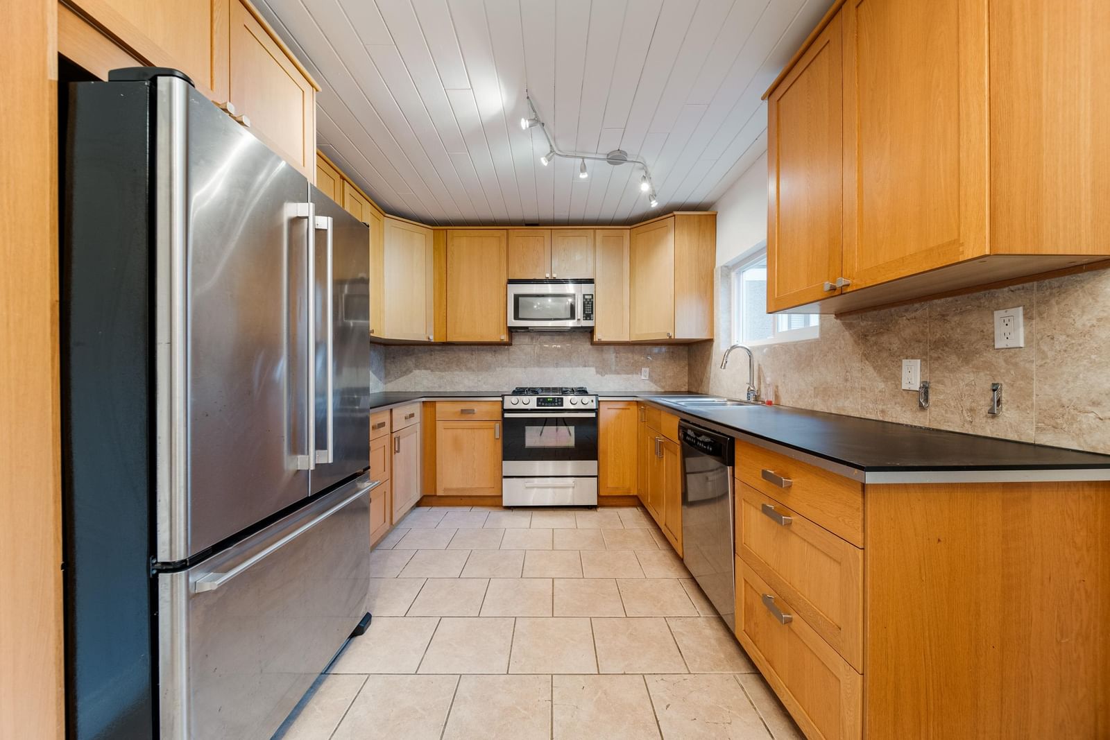 Listing Image 17