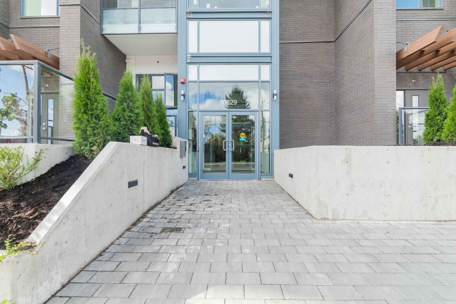 Listing Image 24