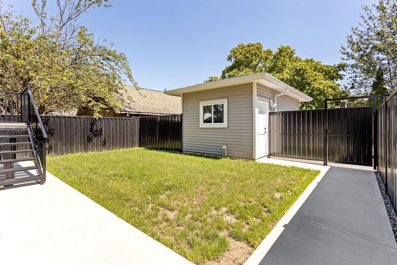 Listing Image 32