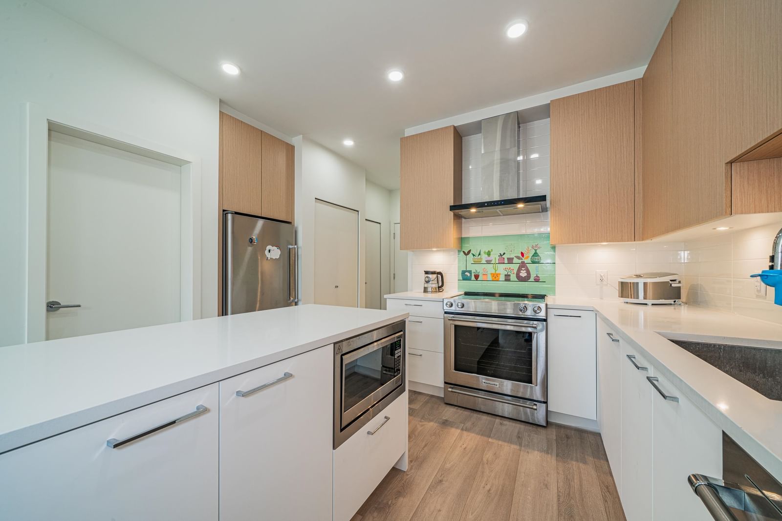 Listing Image 11