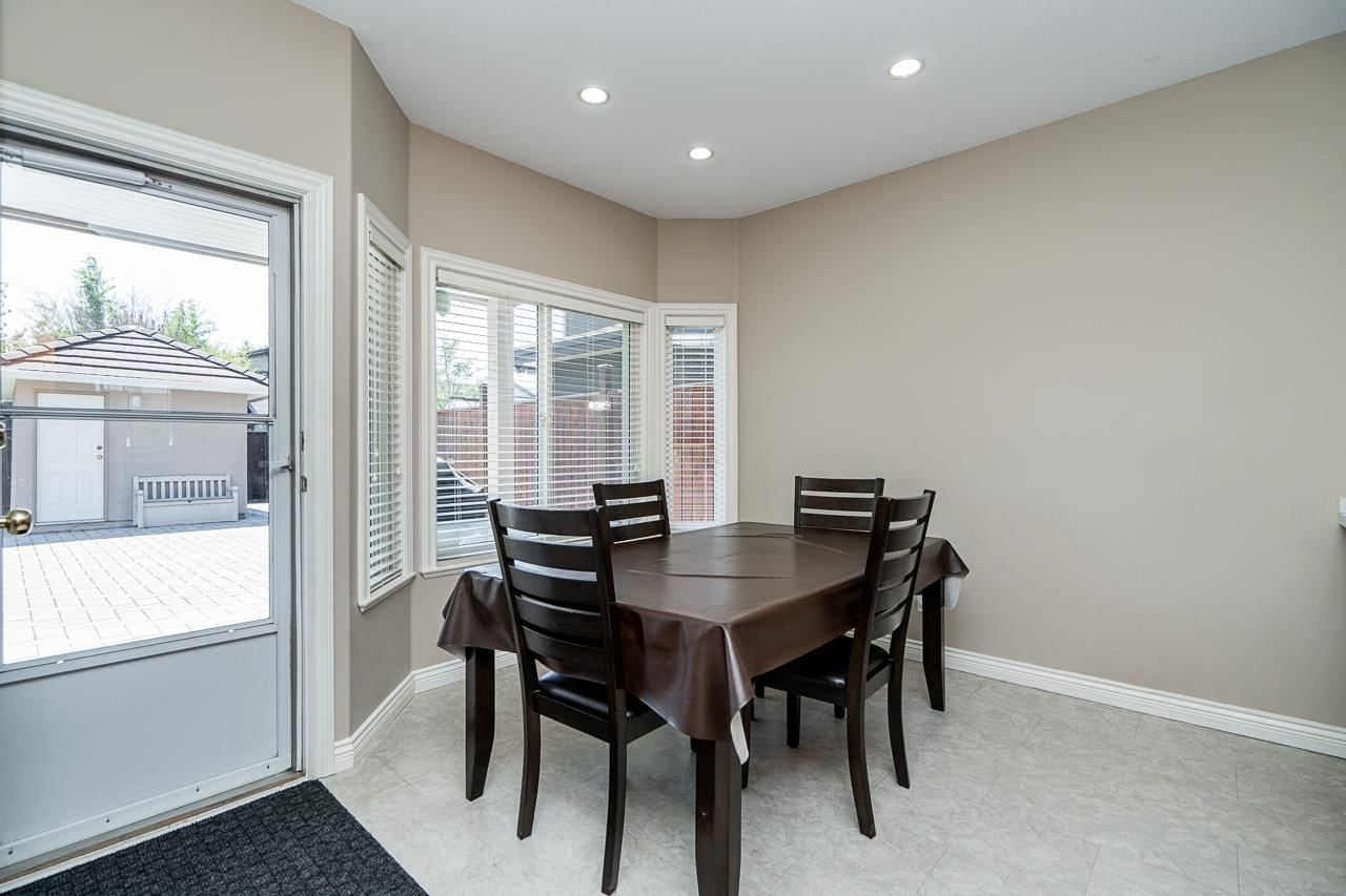 Listing Image 8