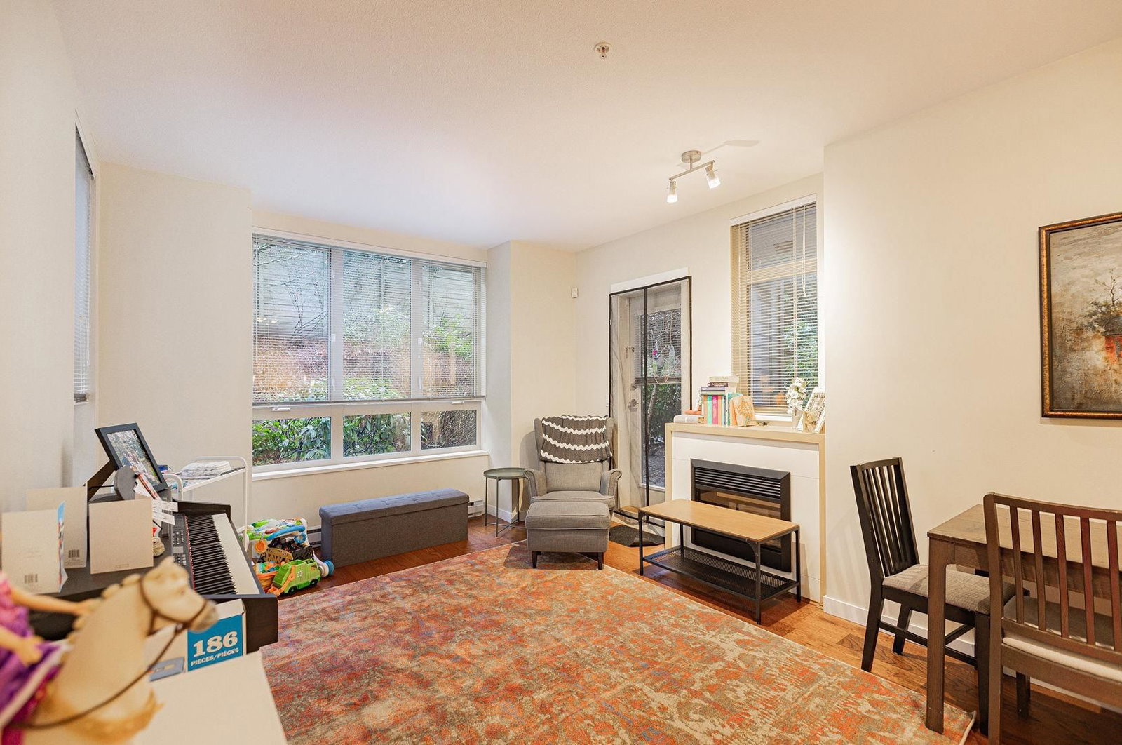 Listing Image 16