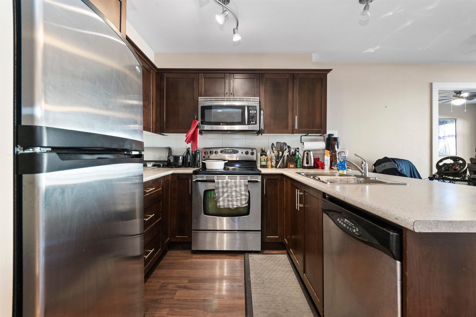 Listing Image 16