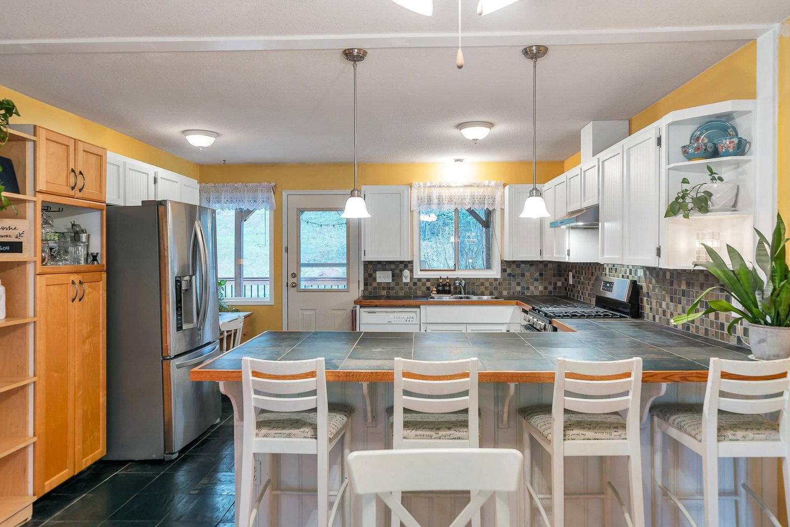 Listing Image 9