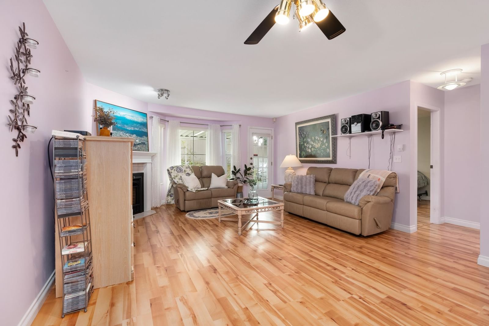 Listing Image 5