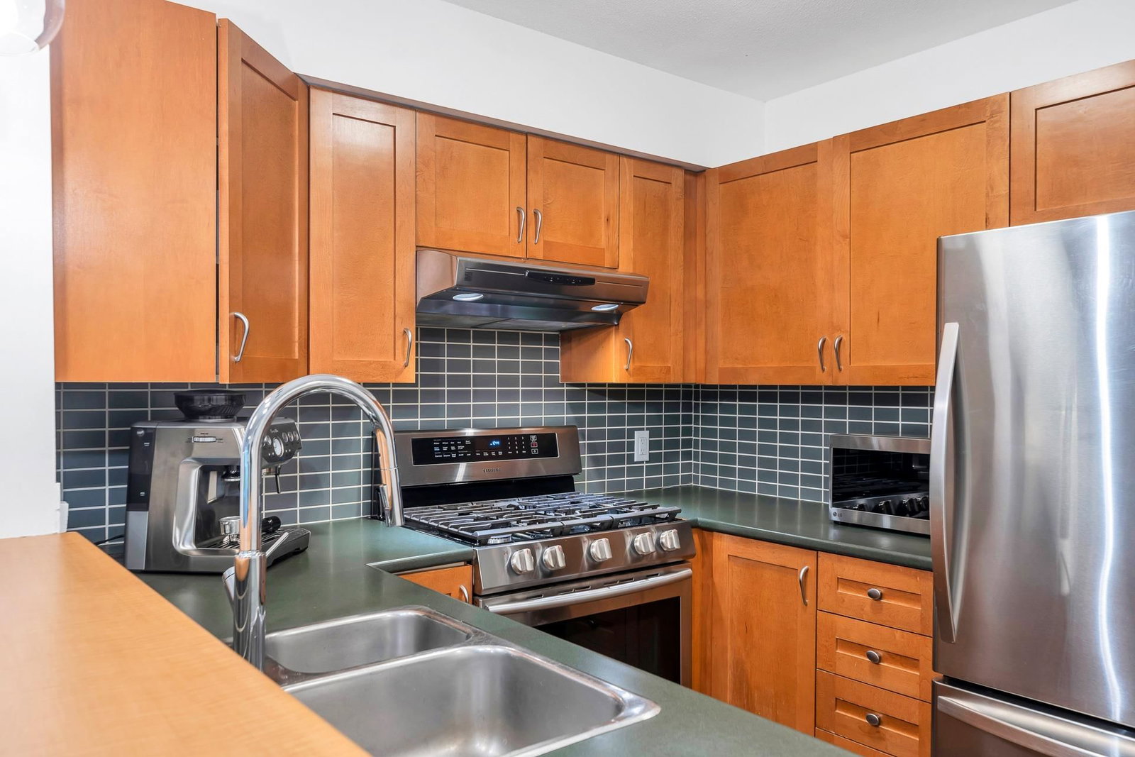 Listing Image 13