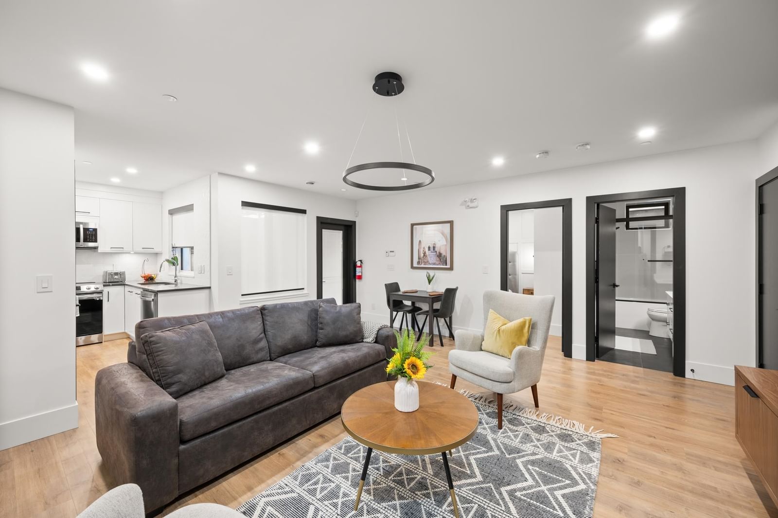 Listing Image 22