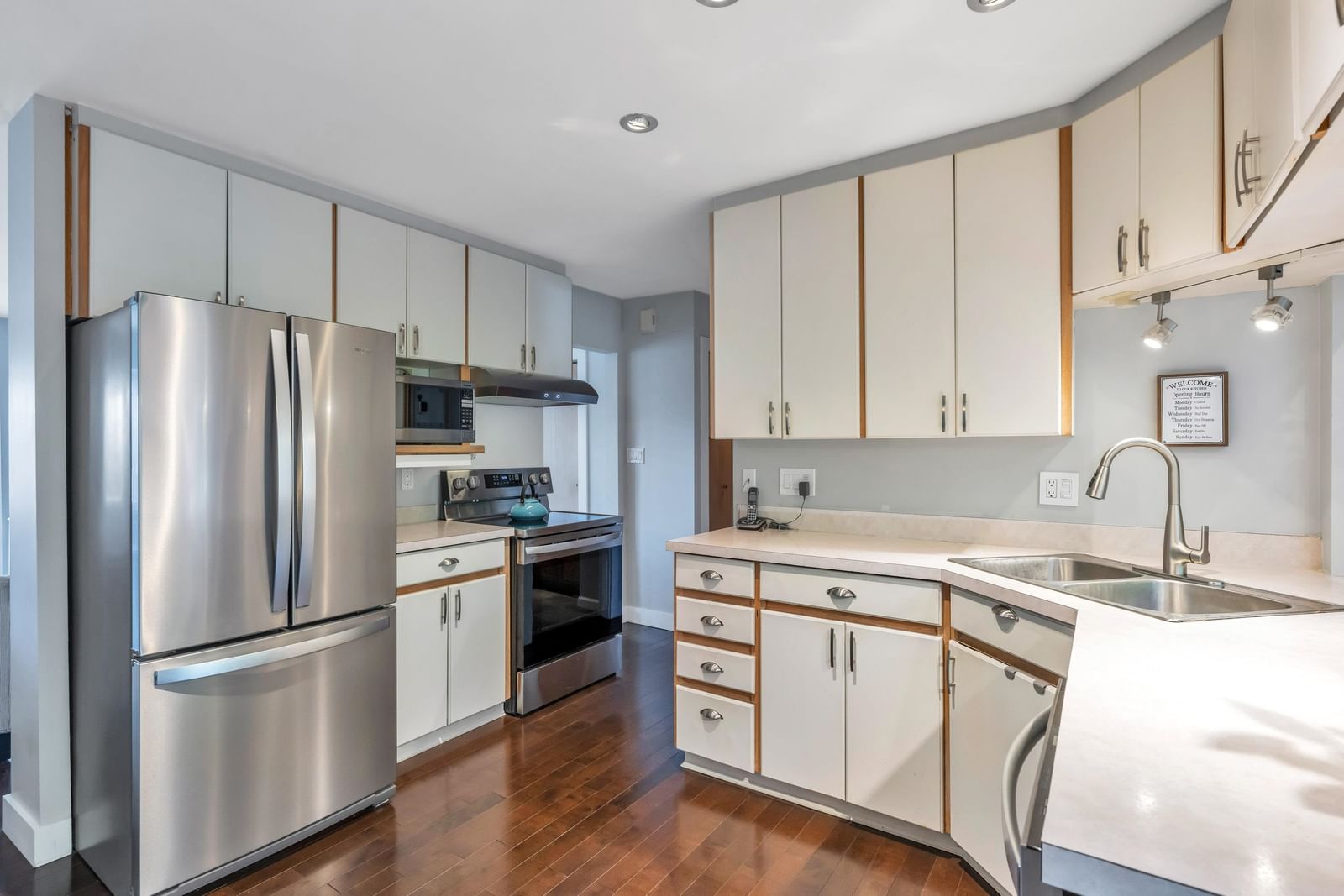 Listing Image 9