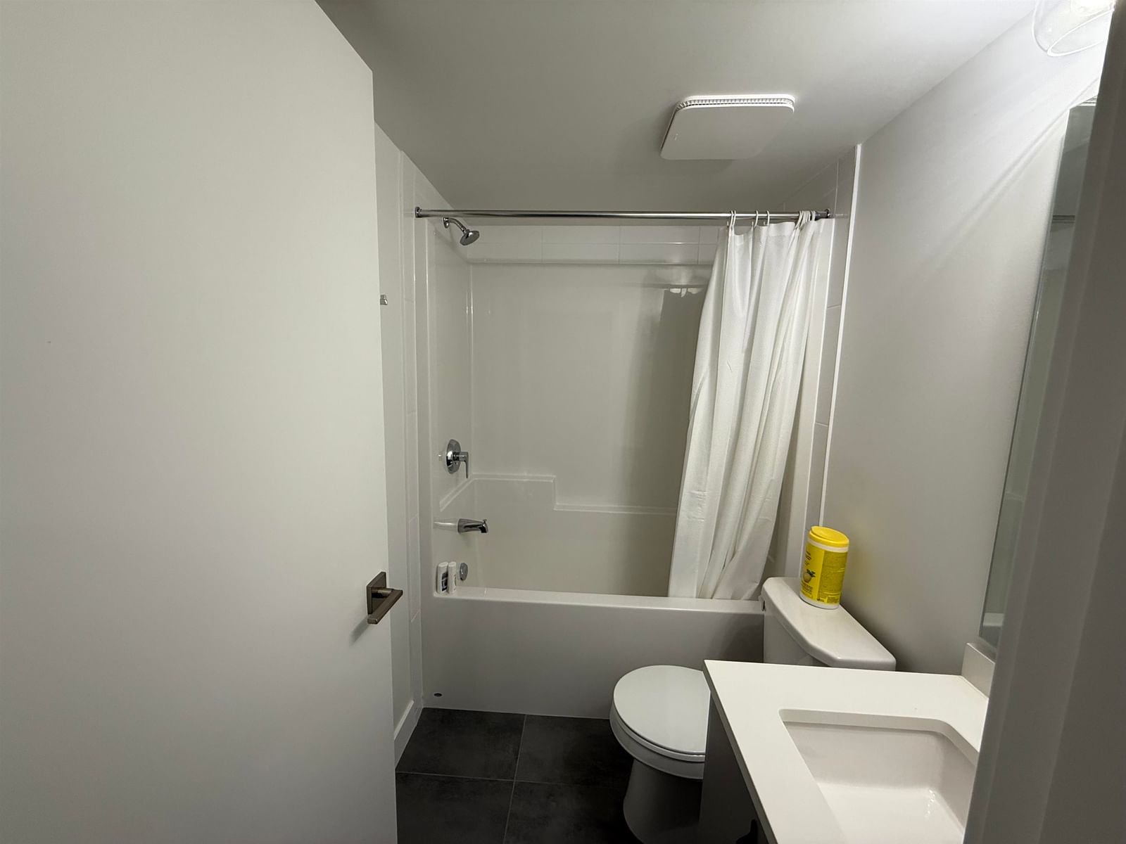 Listing Image 6