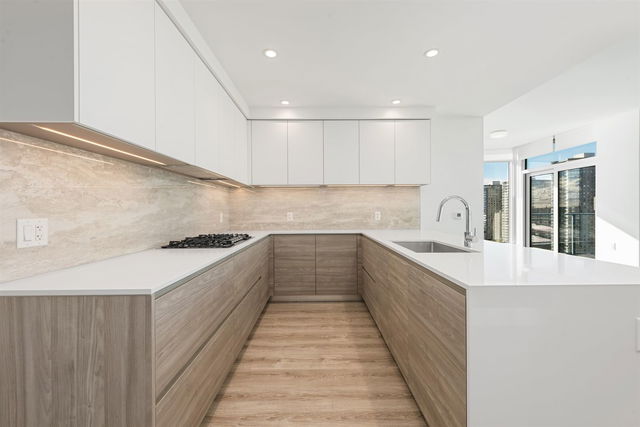 1803 - 680 Quayside Drive