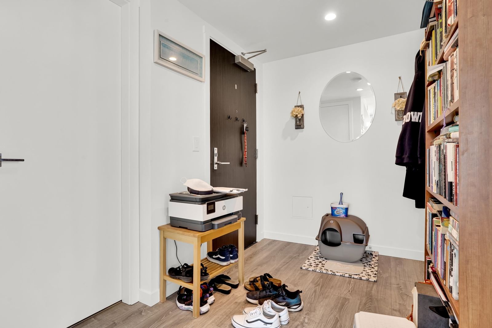 Listing Image 11
