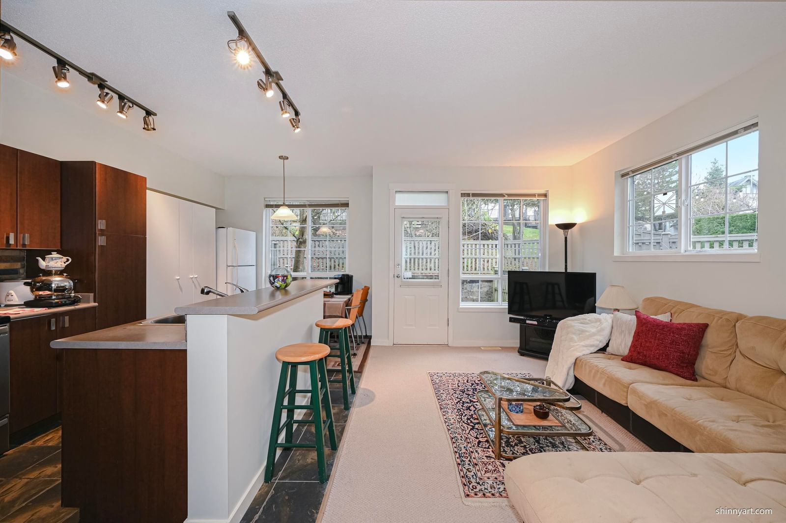 Listing Image 22