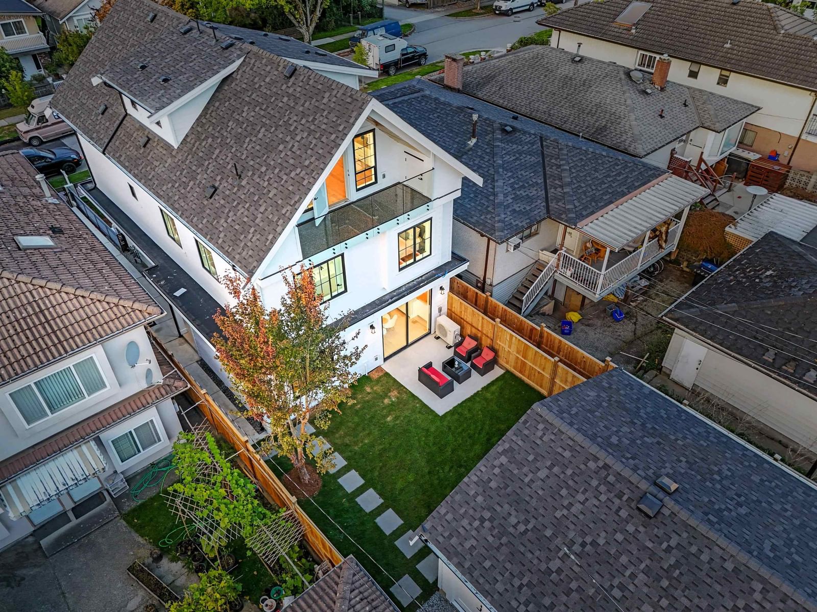 Listing Image 19