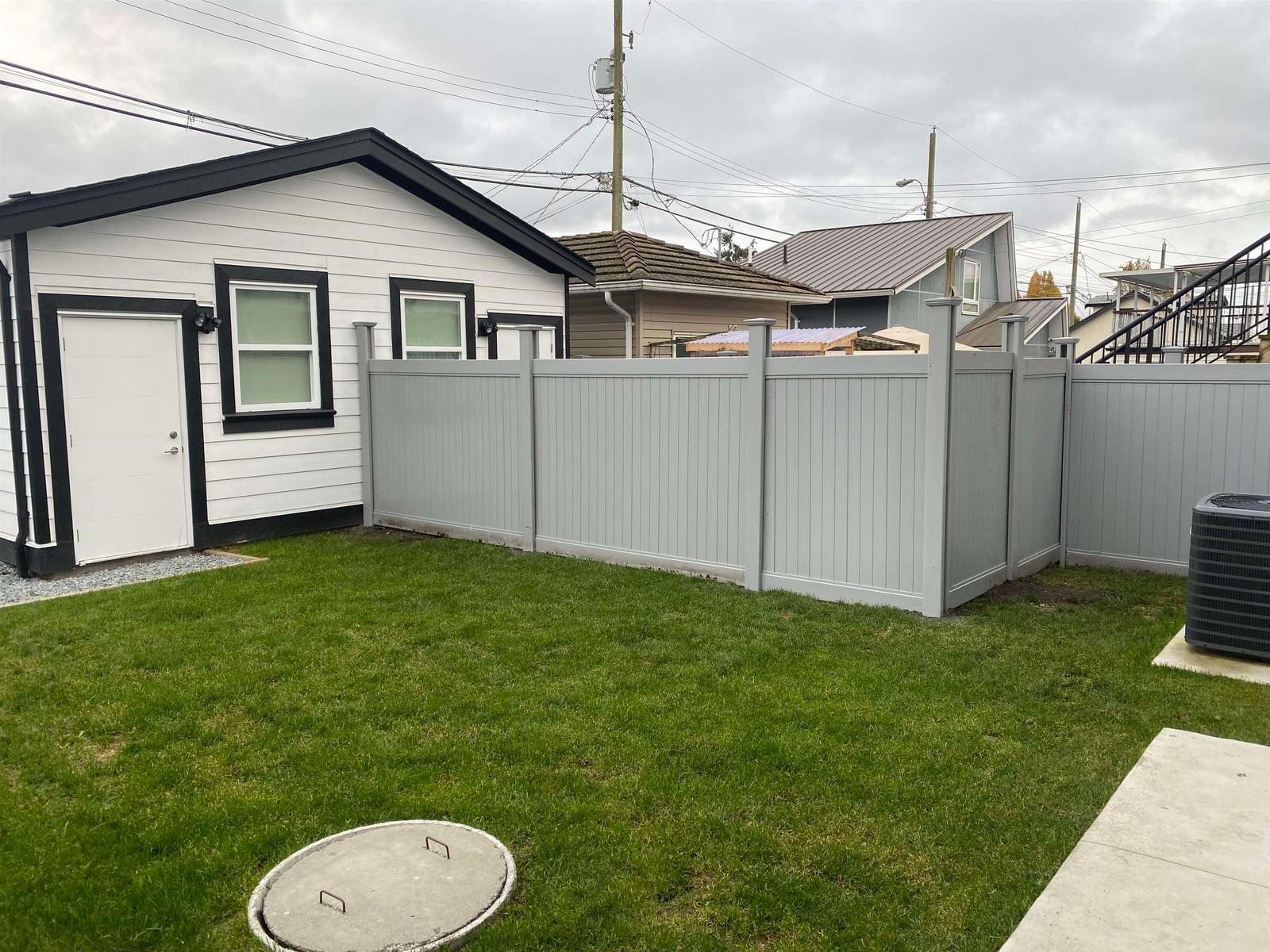 Listing Image 12