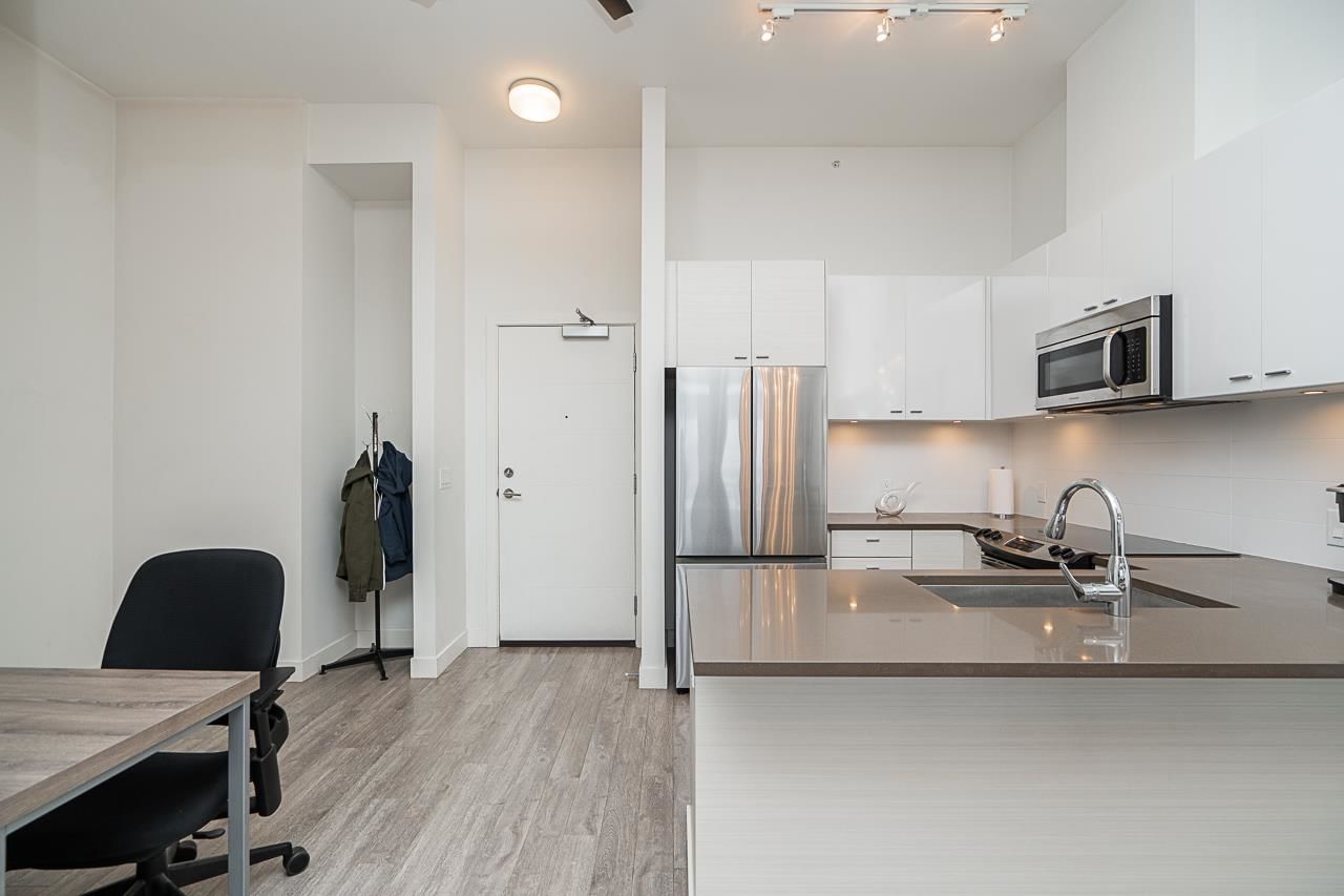 Listing Image 10