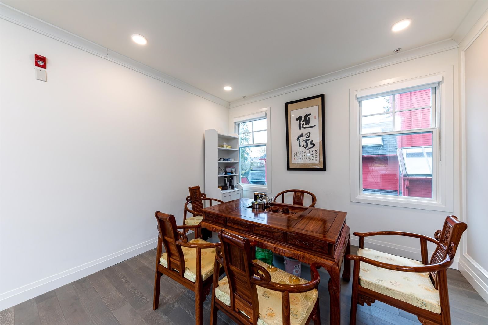 Listing Image 12