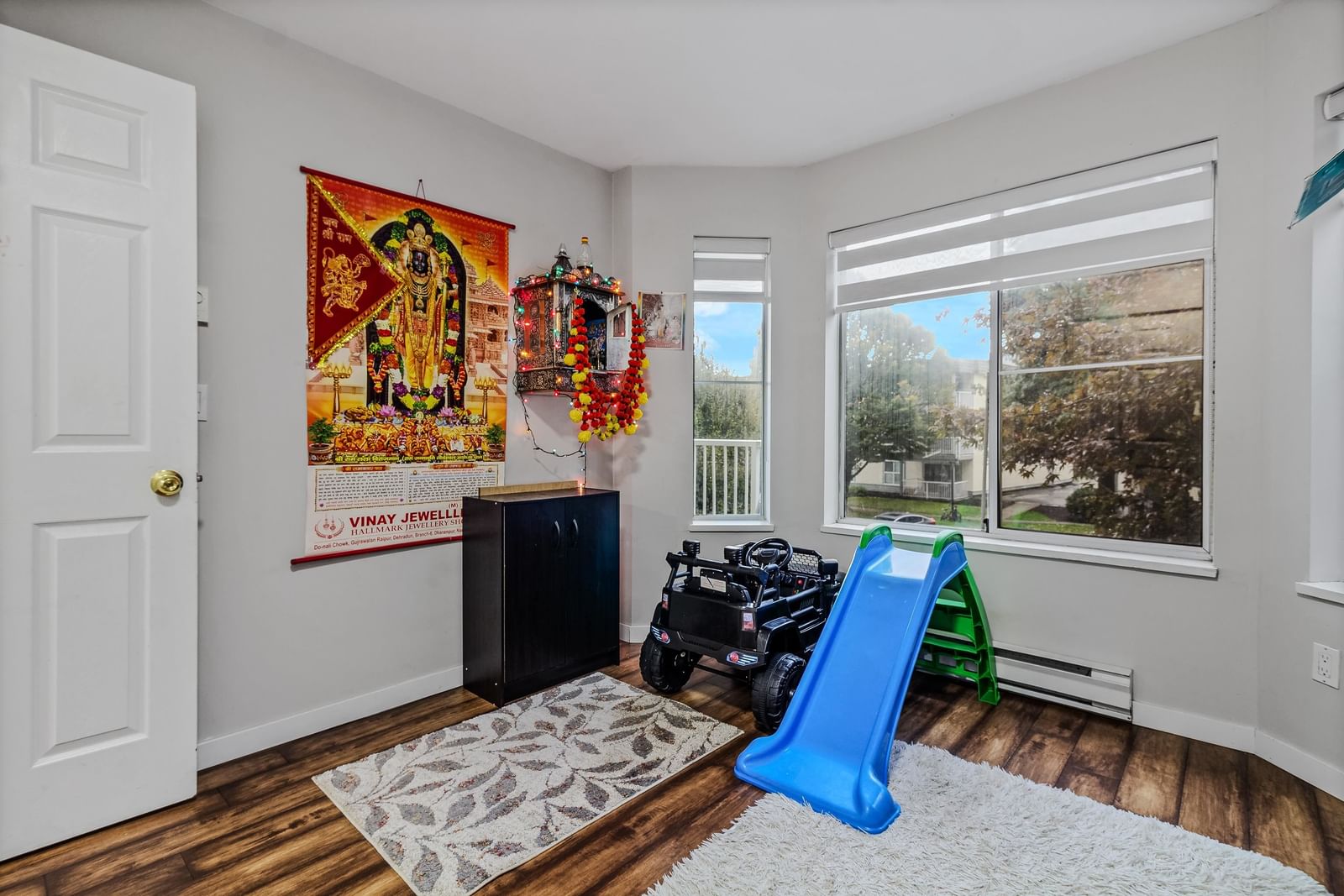 Listing Image 16