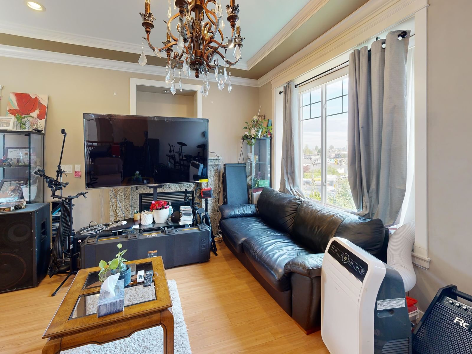 Listing Image 10