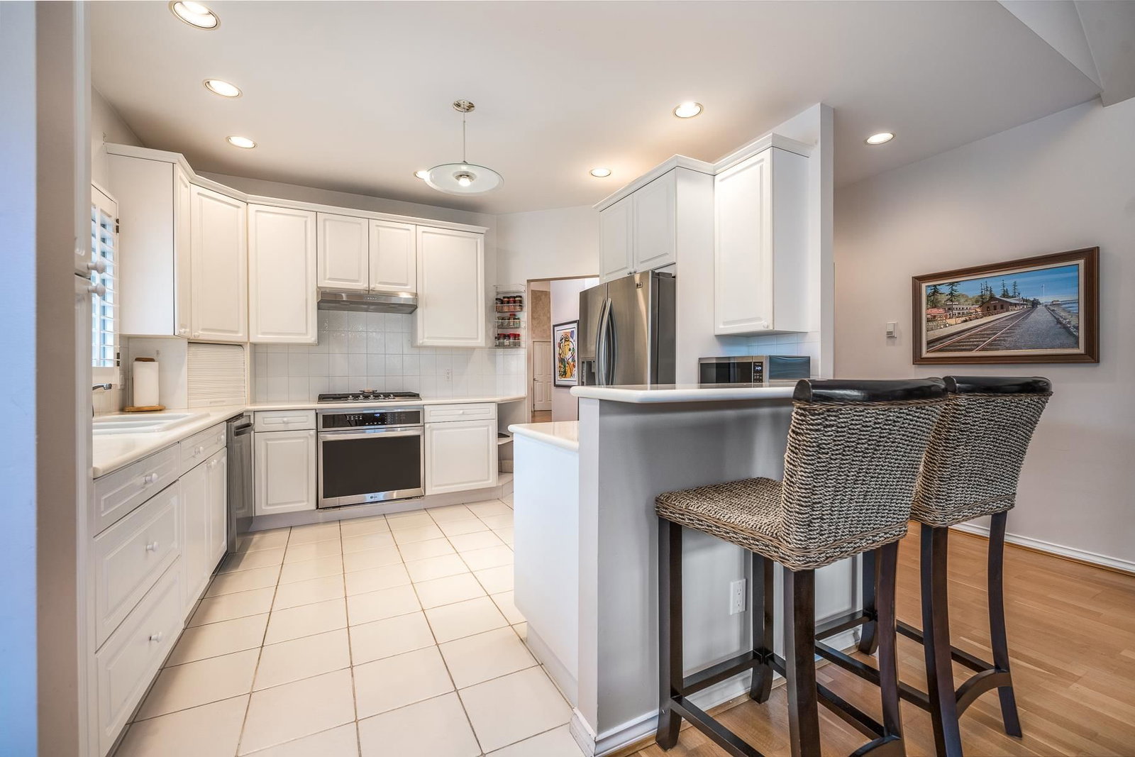 Listing Image 9
