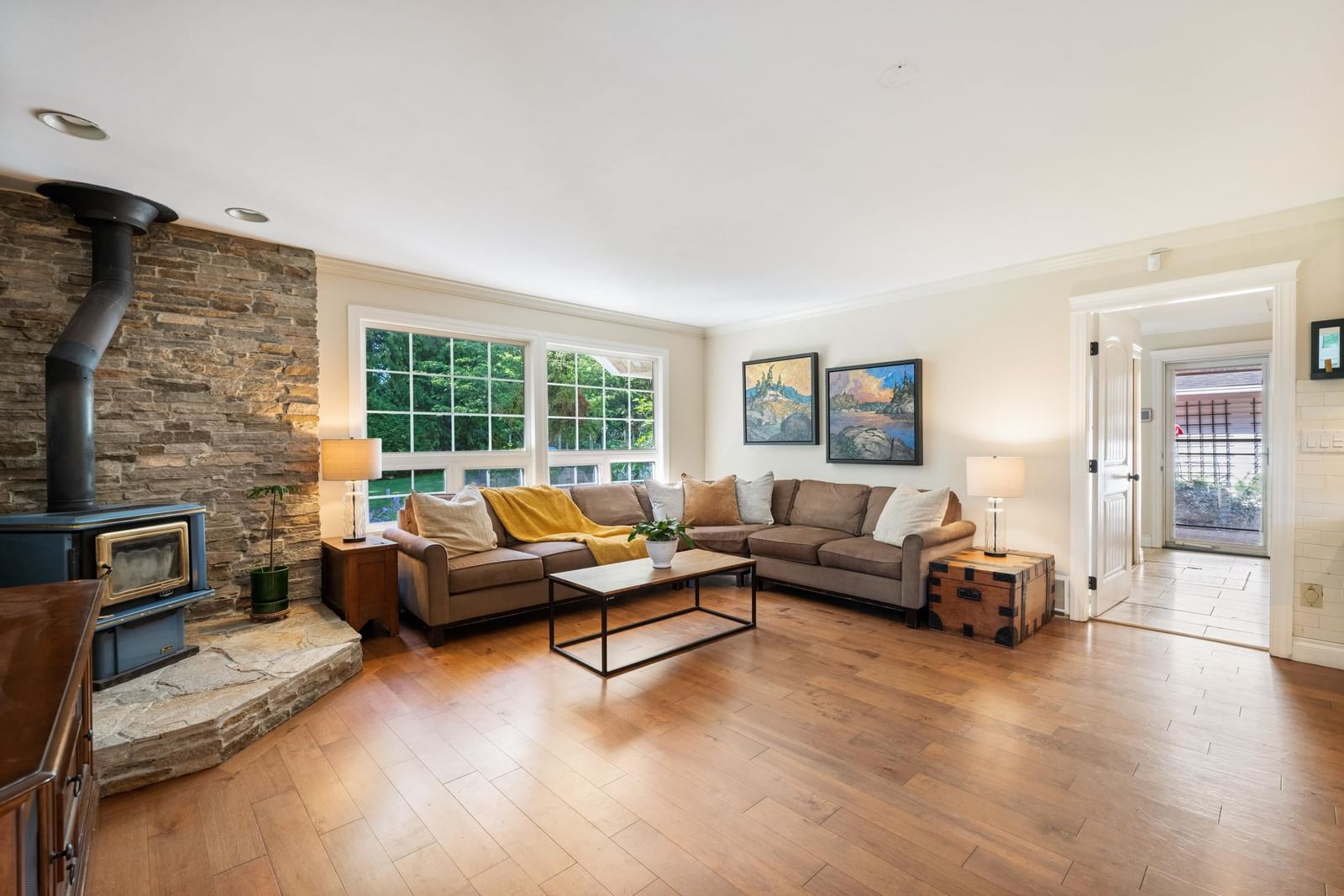 Listing Image 10