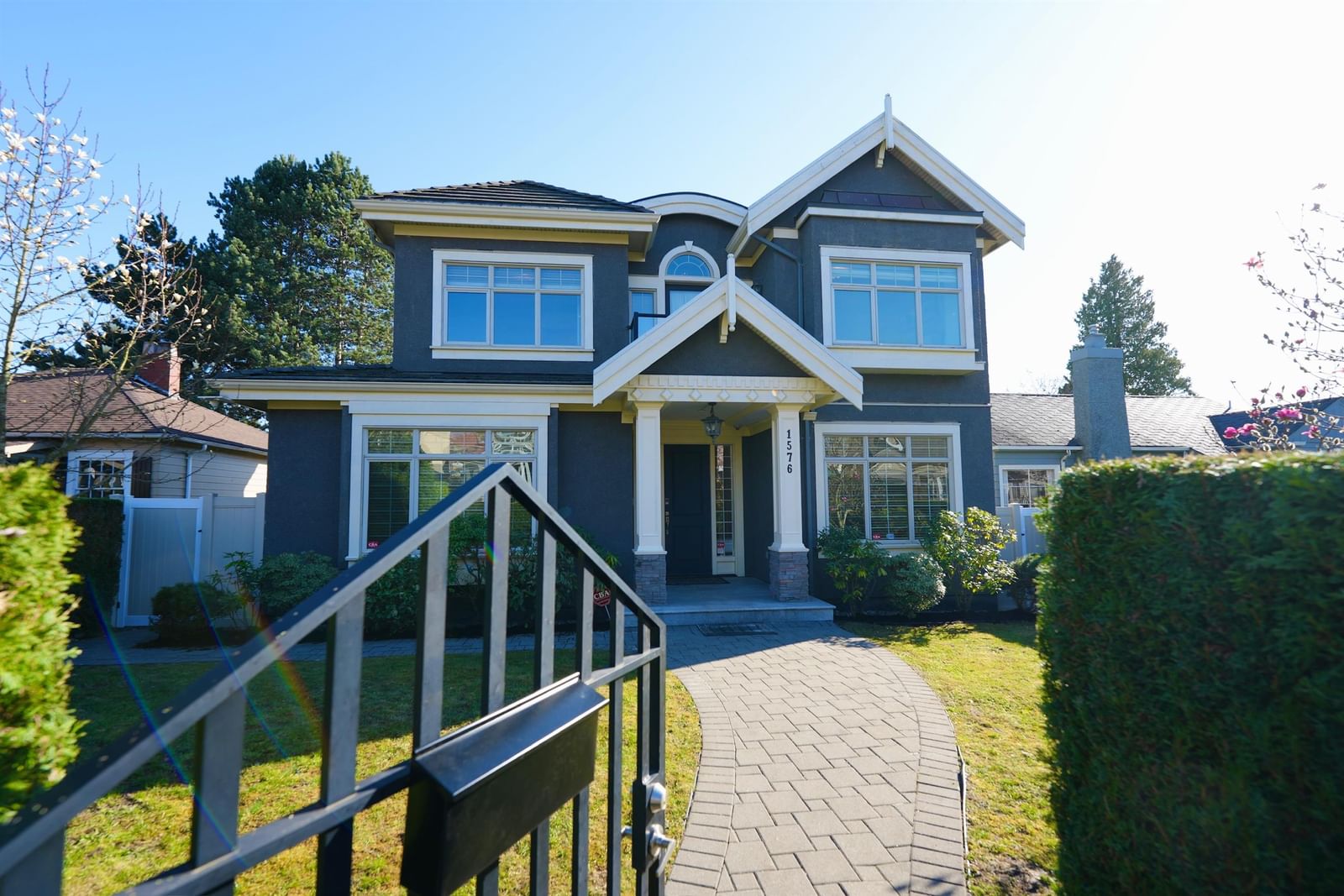 Listing Image 1