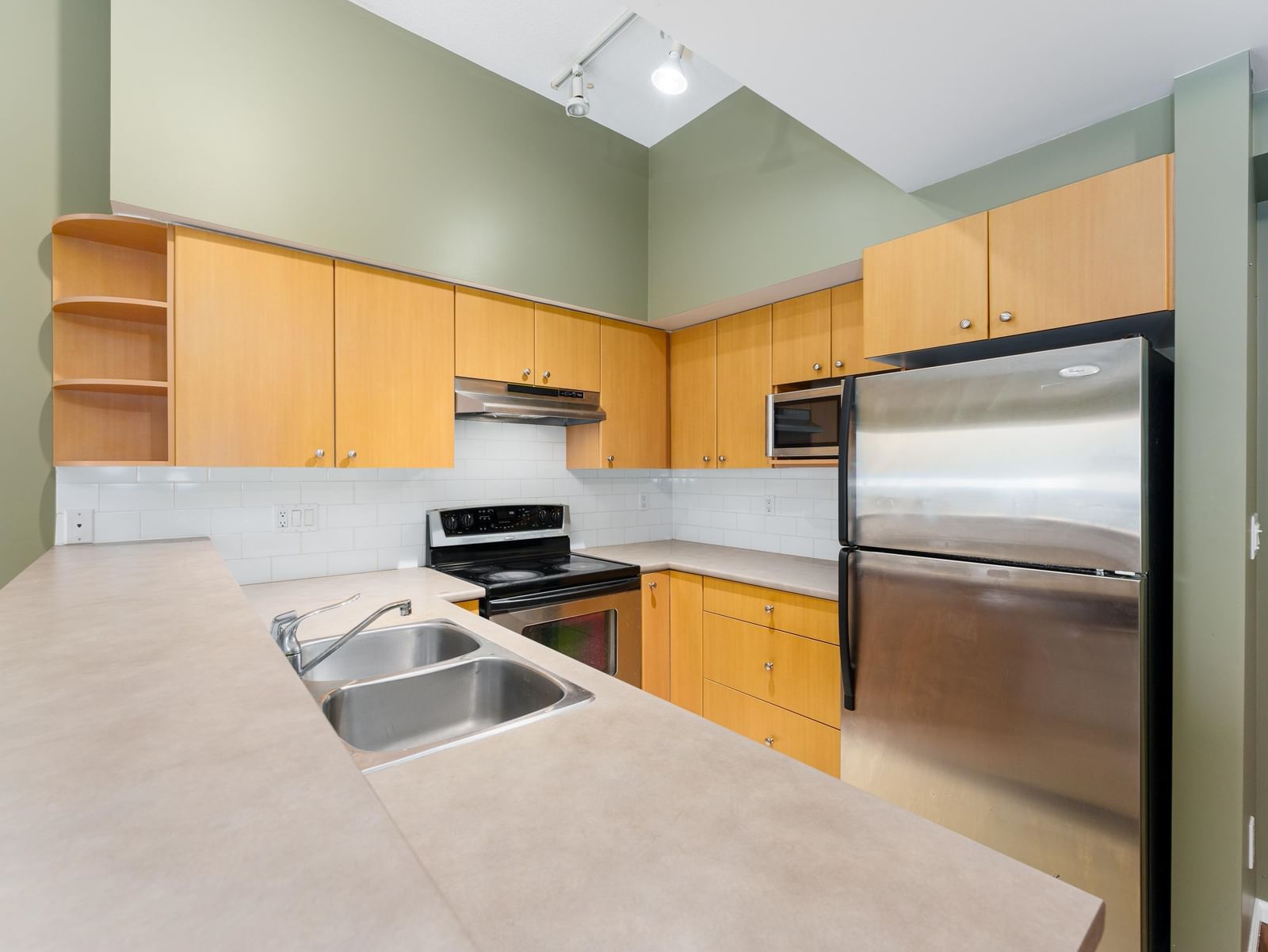 Listing Image 8