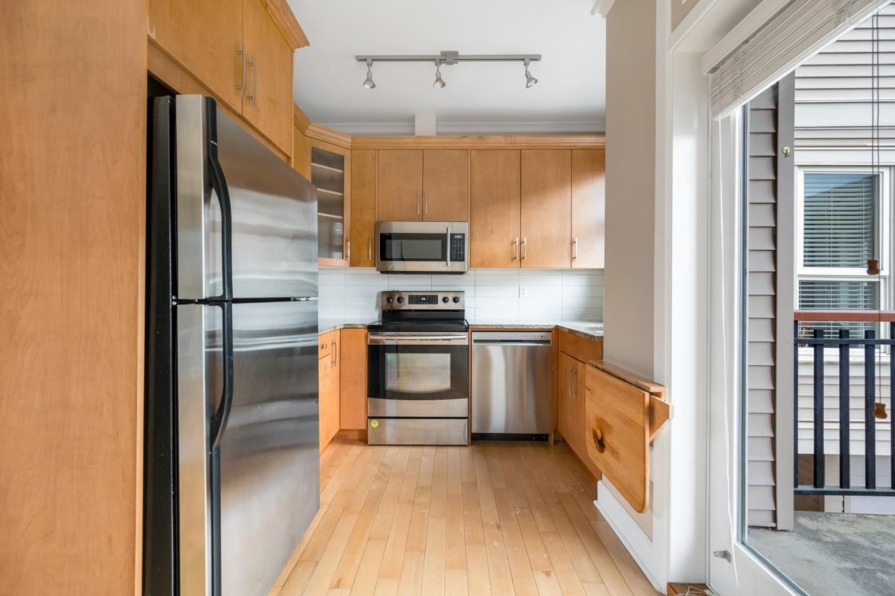 Listing Image 6