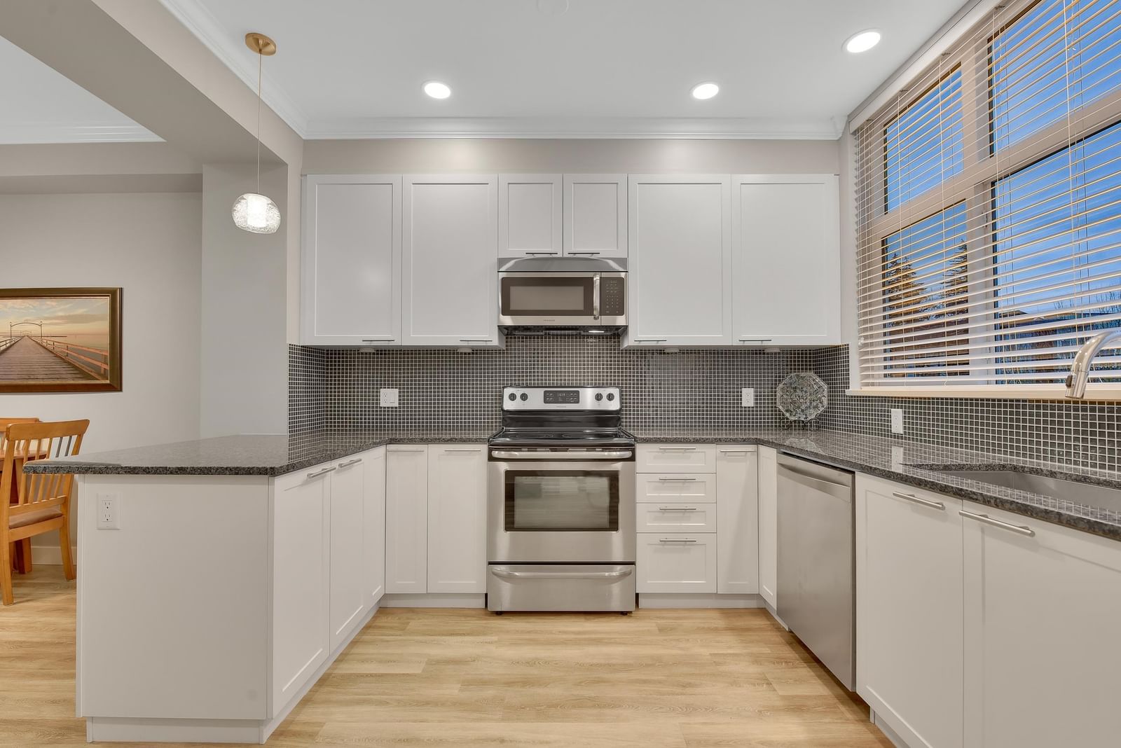 Listing Image 13