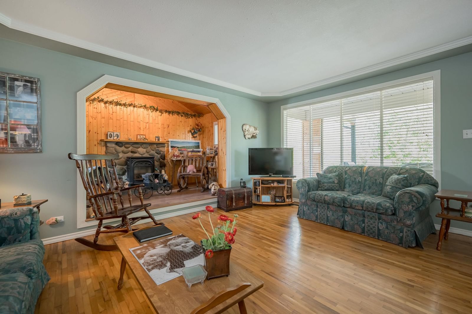 Listing Image 10