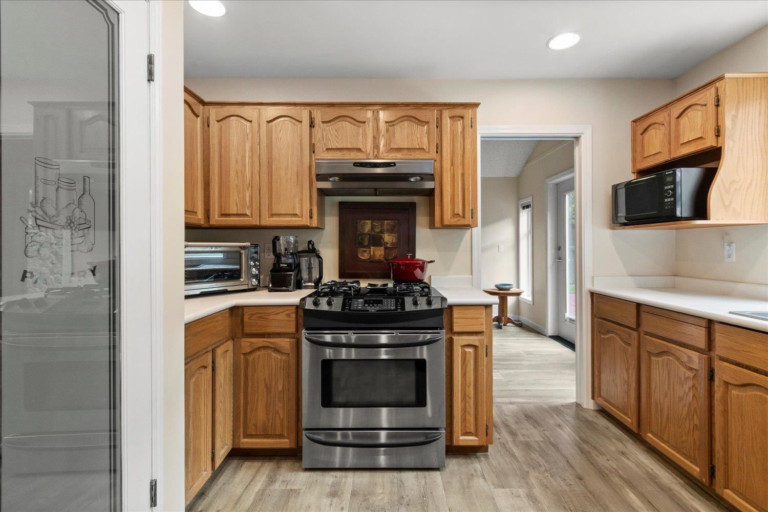 Listing Image 12