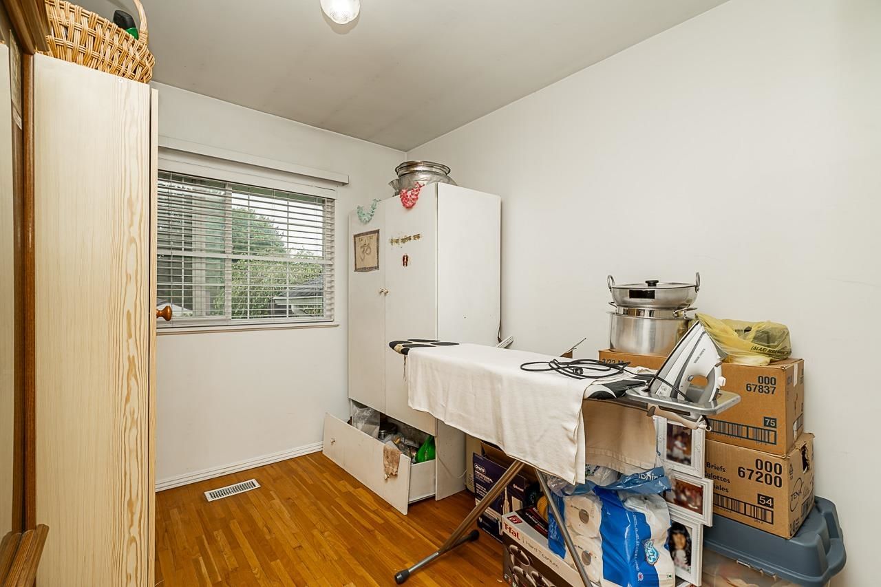 Listing Image 16