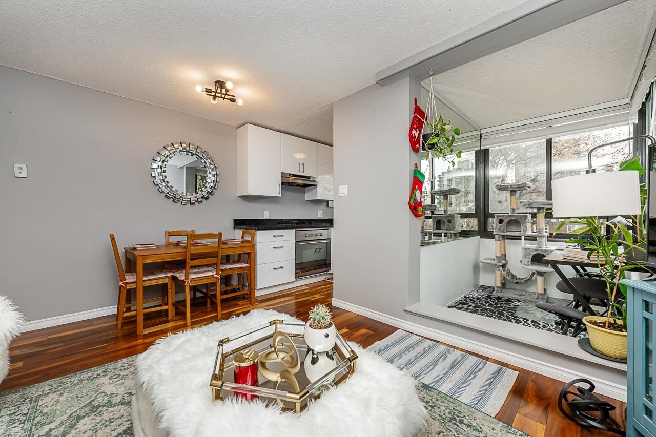 Listing Image 11