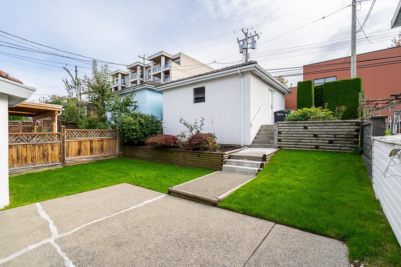 Listing Image 16
