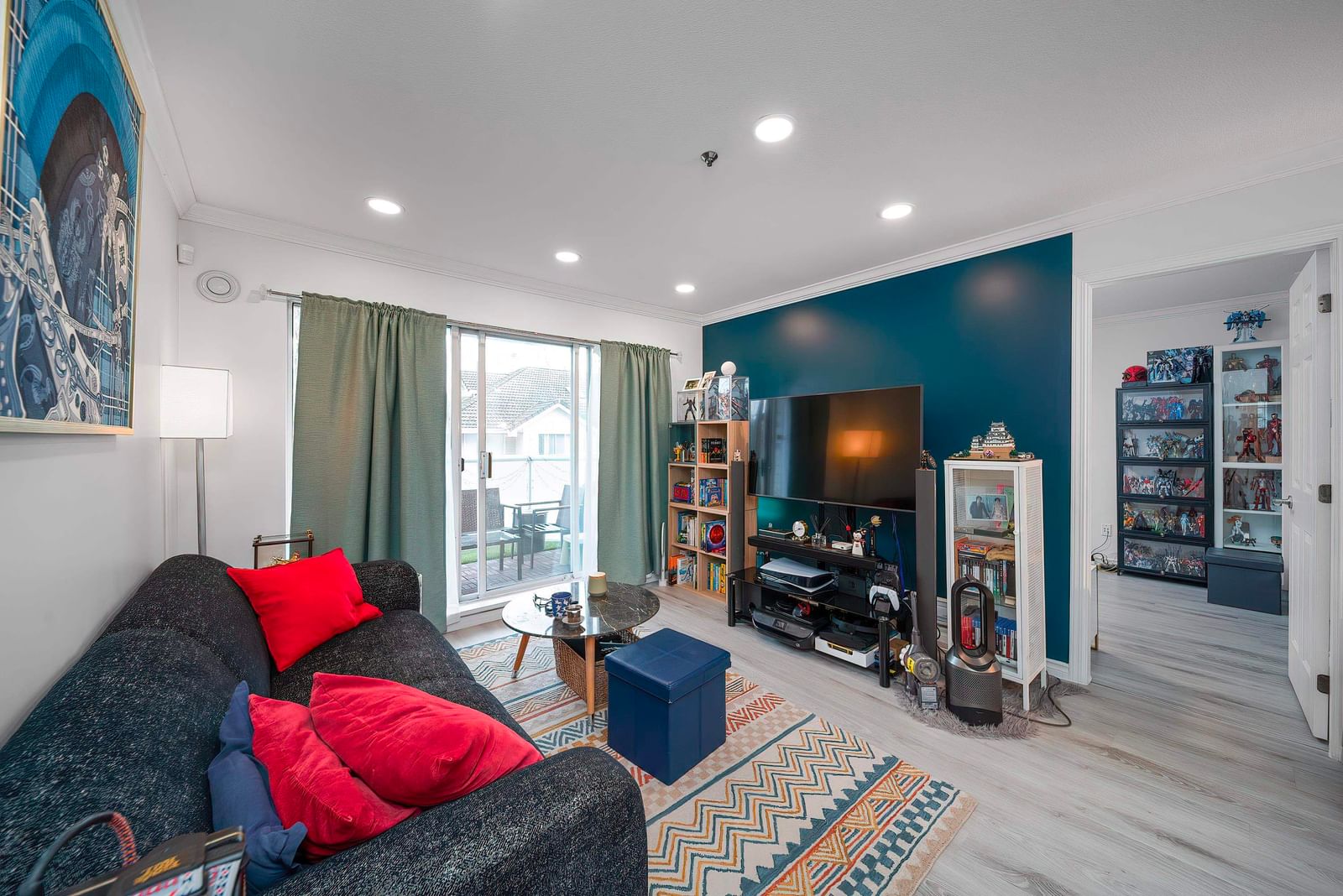 Listing Image 12