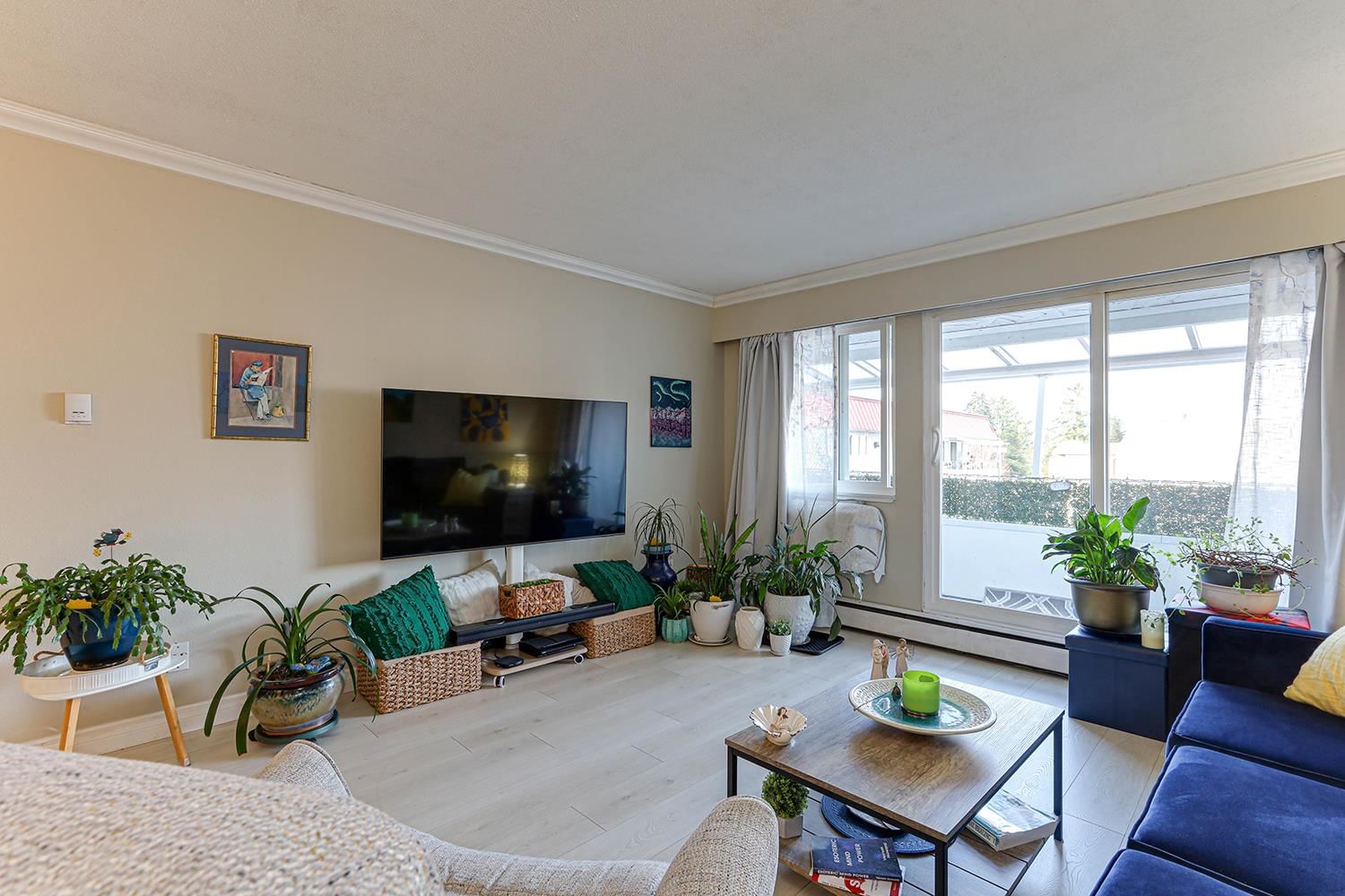 Listing Image 6