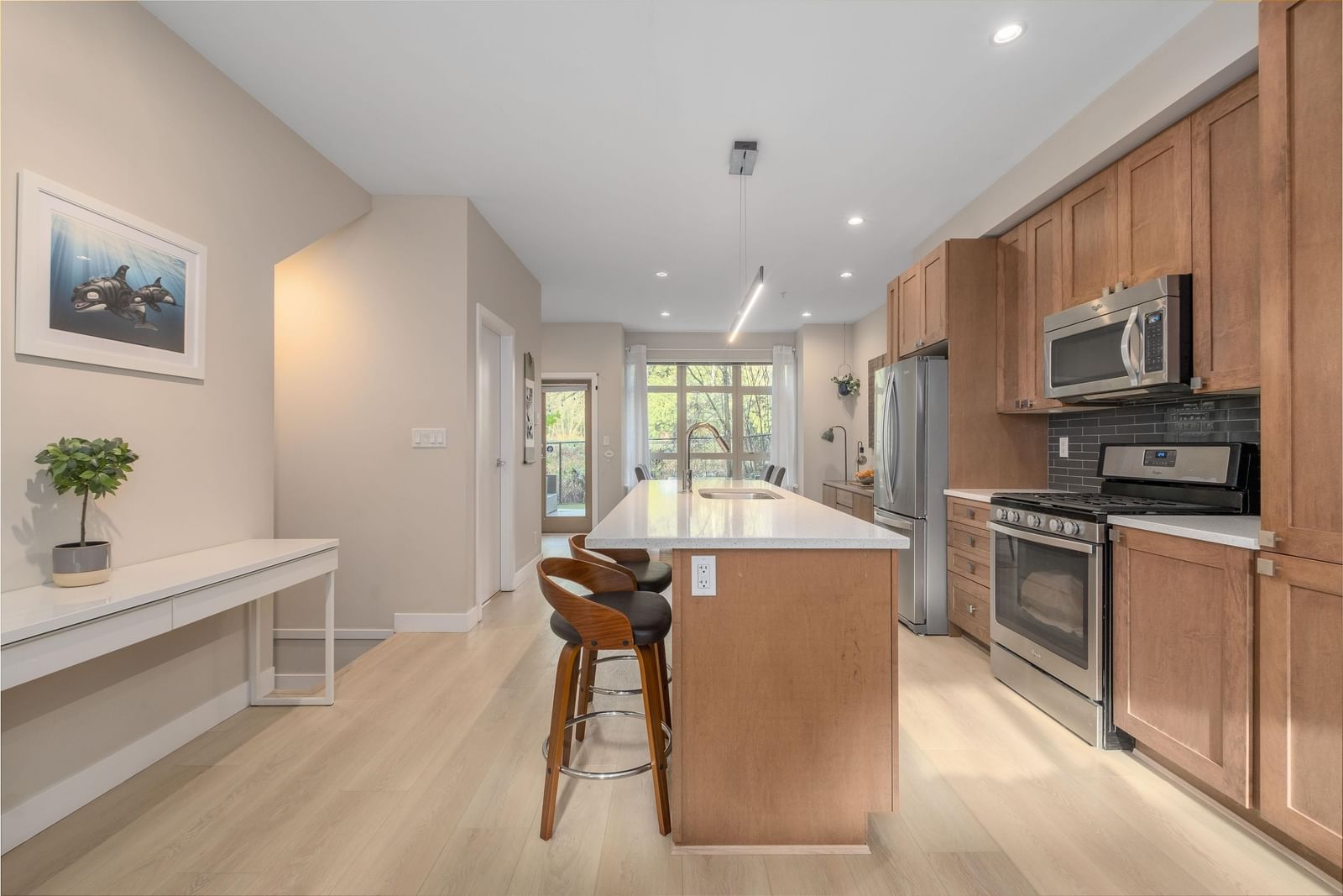 Listing Image 9