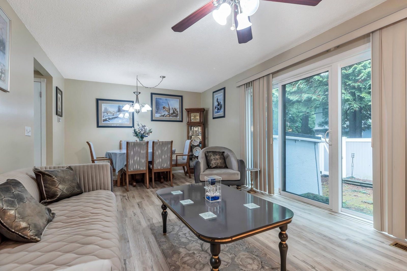 Listing Image 12