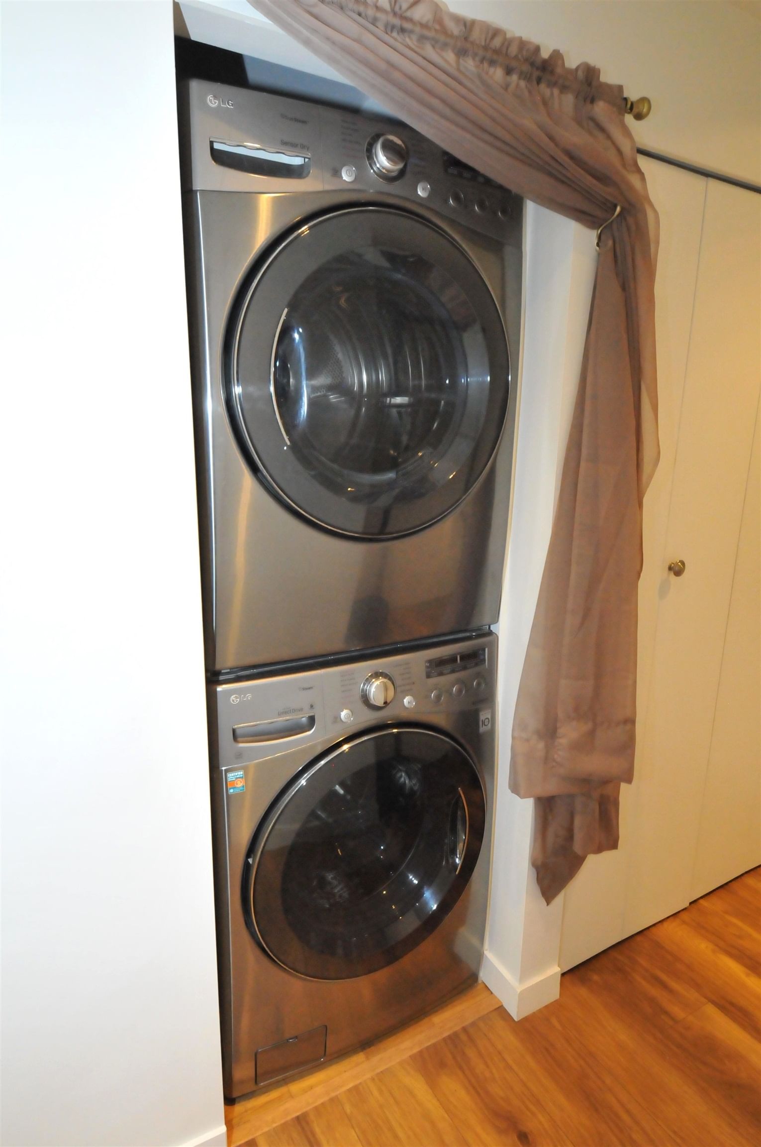 Listing Image 10