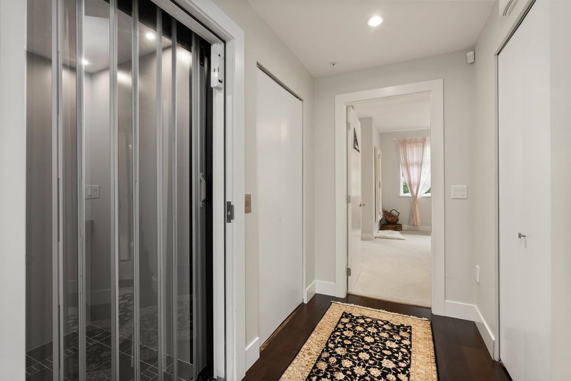 209 - 13585 16 Avenue, Surrey, V4A 1P6 | Image 2