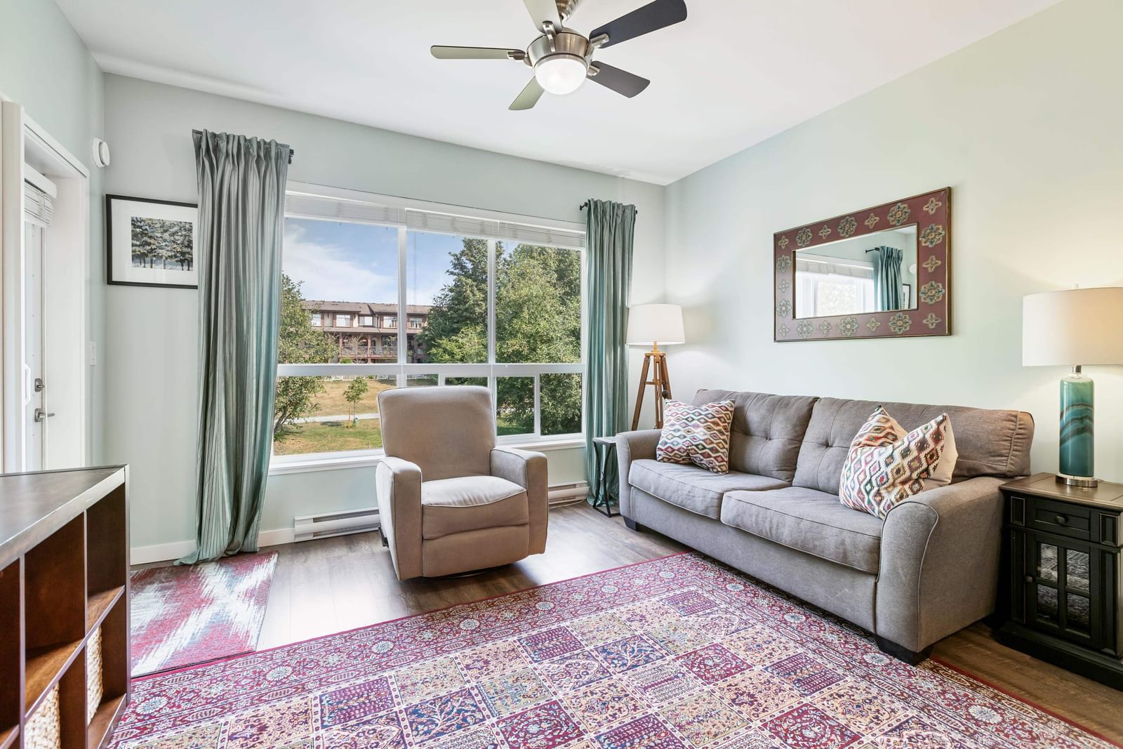 Listing Image 10