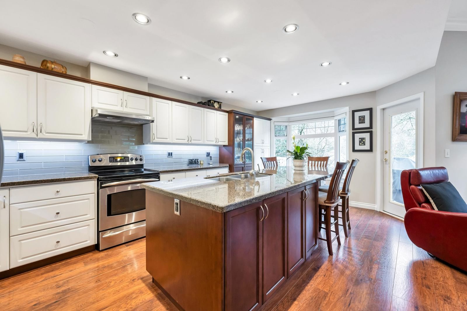 Listing Image 15