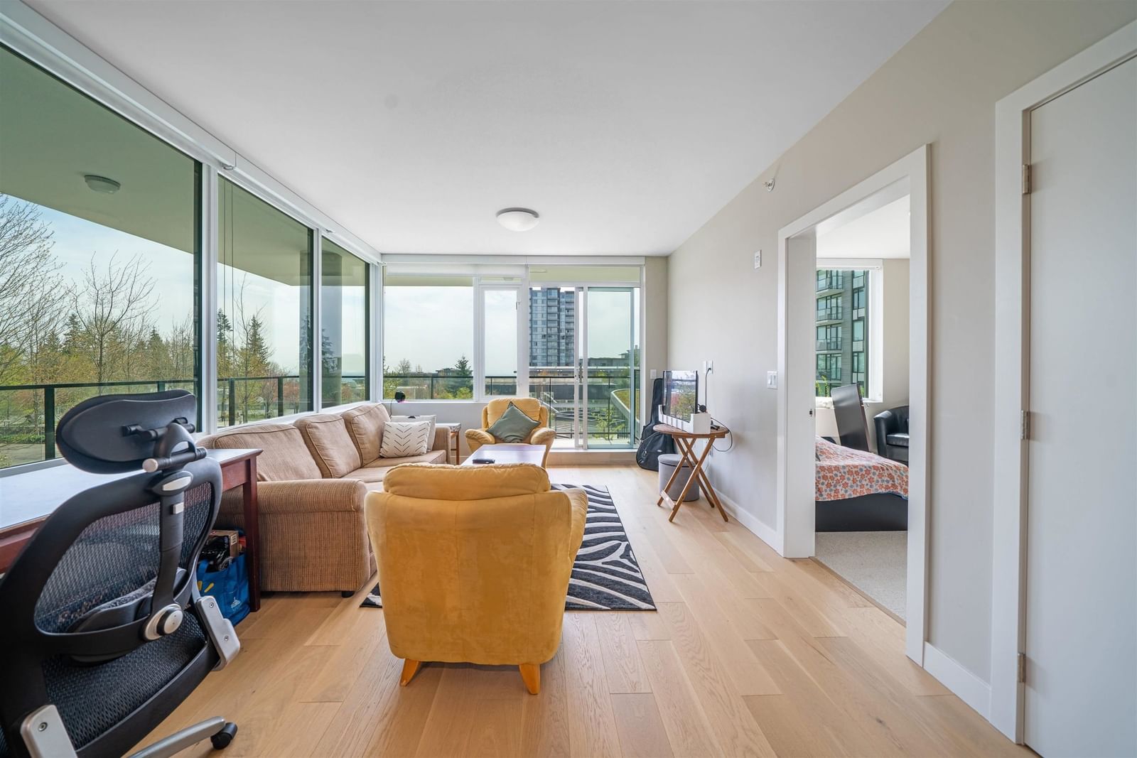 Listing Image 9