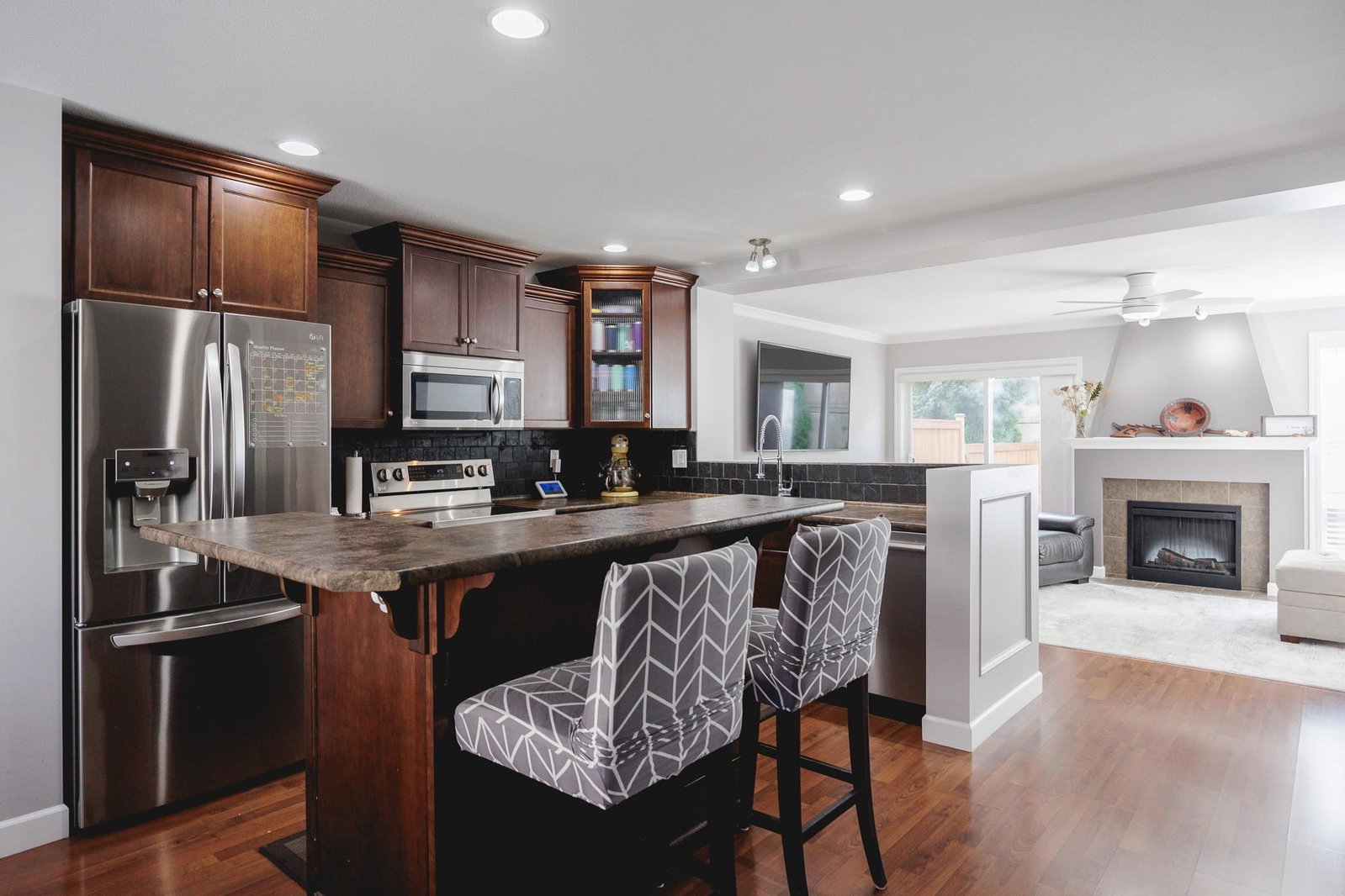 Listing Image 12
